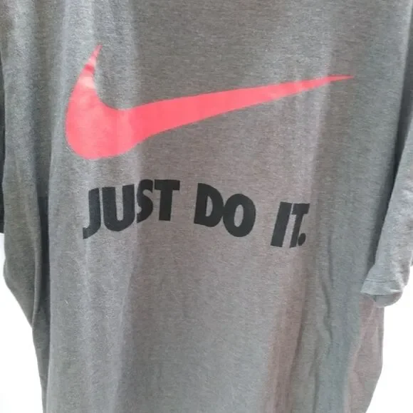 Nike tee  - Picture 2 of 3